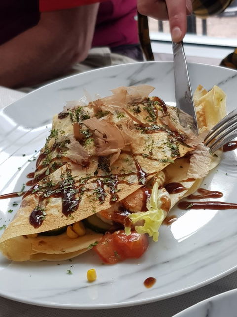 Cafe Nom Nom - Restaurant Guide 5