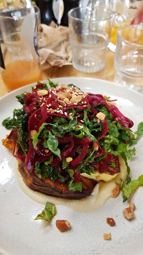Hamlet Cafe - Restaurant Guide 7