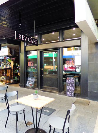 REV Cafe - Restaurant Guide 0