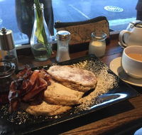 The Lansdowne Cafe - Restaurant Guide