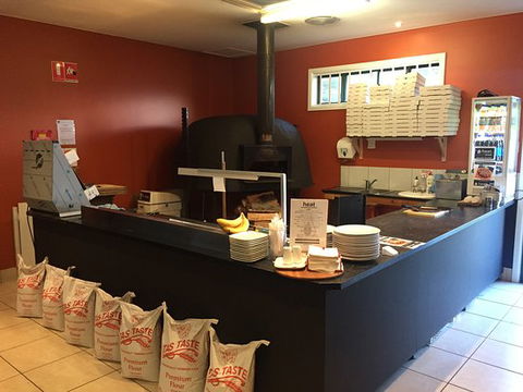 Heat Woodfired Pizza - Restaurant Guide 0