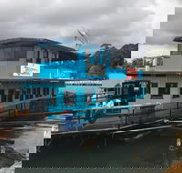 Skippers Floating Eatery - Restaurant Guide