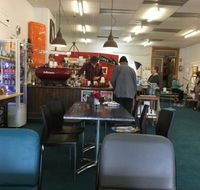 The Crowded Lounge - Restaurant Guide