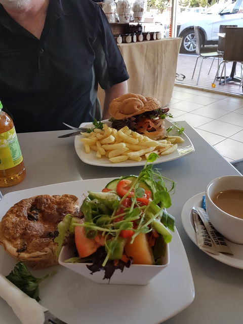 Deja Vu Cafe - Restaurant Guide 4