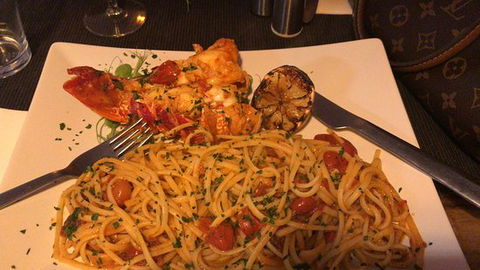 Amore - Restaurant Guide 0