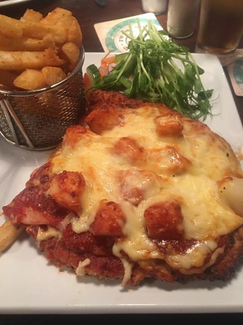 Red Roof Bar & Grill - Restaurant Guide 4