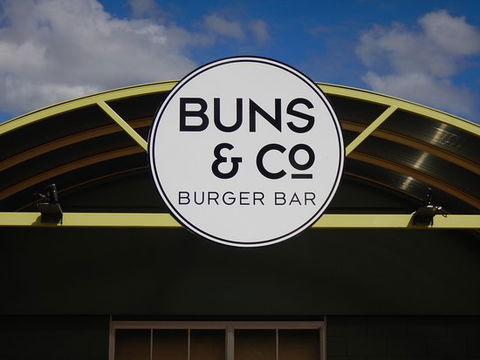 Buns & Co - Restaurant Guide 0
