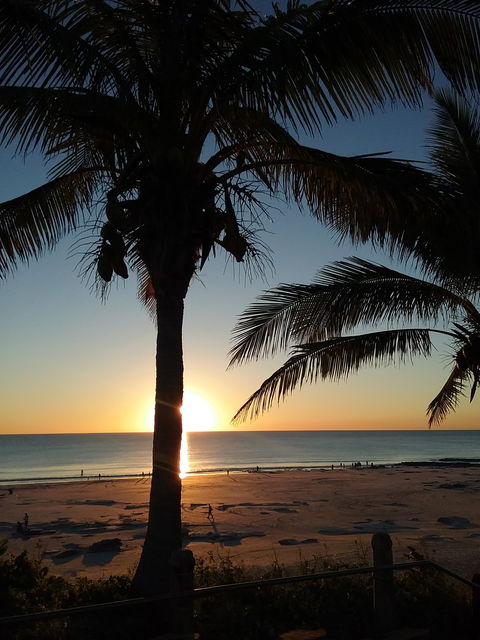 Sunset Bar And Grill - Restaurant Guide 1