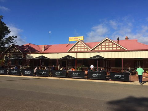 Dwellingup Hotel - Restaurant Guide 0