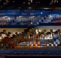 Small's Bar and Bites - Restaurant Guide