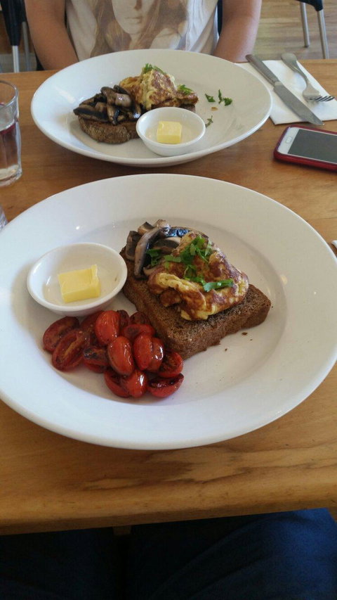 Smithereens Cafe - Restaurant Guide 3