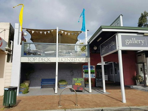 Top Deck Cafe - Restaurant Guide 0