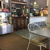 Full Moon Cafe and Thai Restaurant