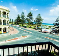 Largs Pier - Restaurant Guide
