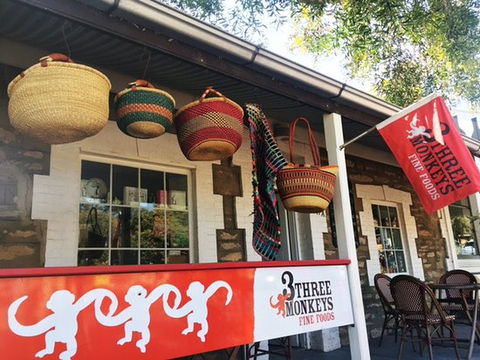 3 Monkeys Fine Foods - Restaurant Guide 0