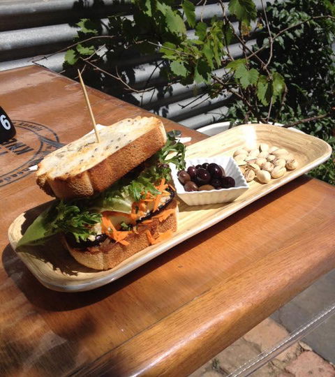 3 Monkeys Fine Foods - Restaurant Guide 1