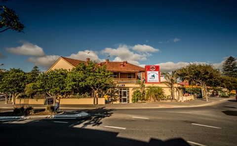 Port Noarlunga Hotel - Restaurant Guide 0