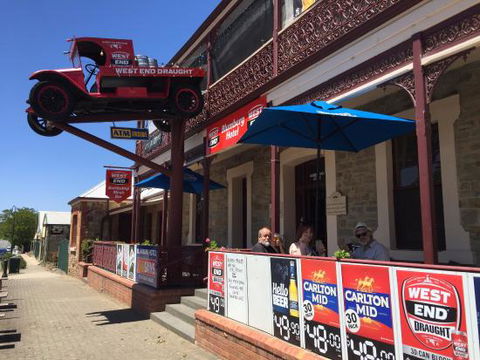 Blumberg Hotel - Restaurant Guide 0