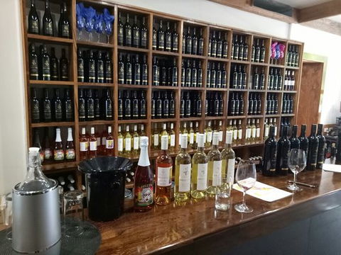 Dell'uva Wines - Restaurant Guide 0