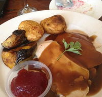 Royal Family Hotel - Restaurant Guide