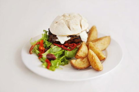 The Bellum Hotel - Restaurant Guide 0