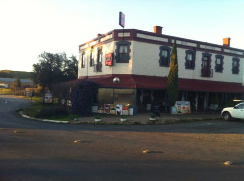 Bon Accord Hotel - Restaurant Guide 0