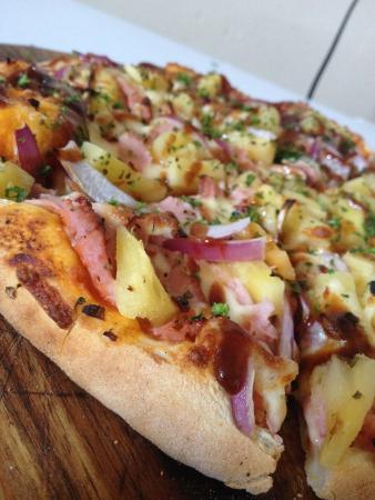 Commercial Hotel - Restaurant Guide 0