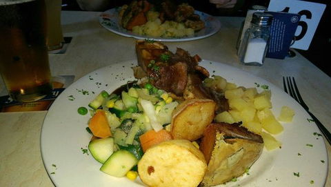 Queens Arms Hotel Riccardo's Seafood And Steakhouse - Restaurant Guide 0