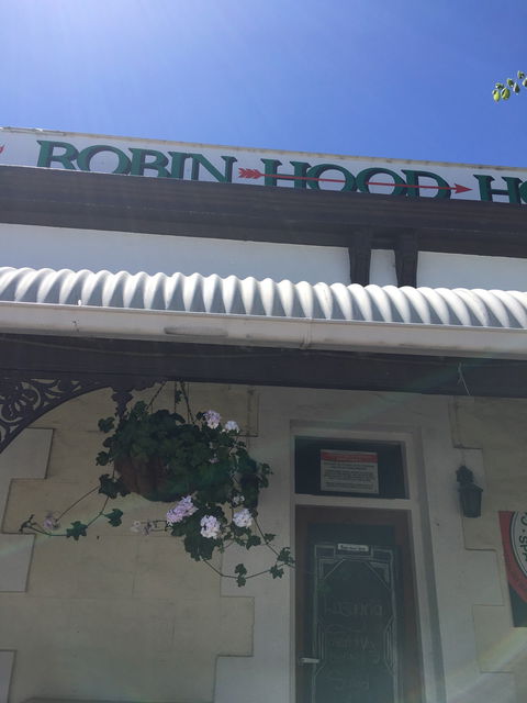 Robin Hood Hotel - Restaurant Guide 9