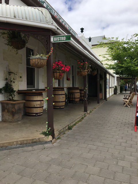 Robin Hood Hotel - Restaurant Guide 6