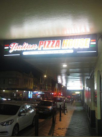 Italian Pizza House - Restaurant Guide 0