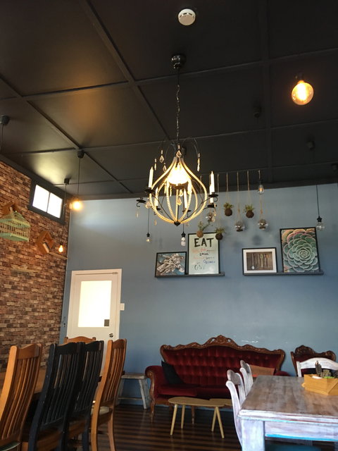 Woodbox Cafe - Restaurant Guide 1