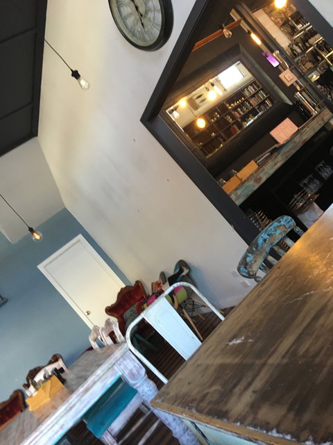 Woodbox Cafe - Restaurant Guide 5