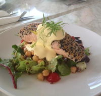 Sea Salt and Vine - Restaurant Guide
