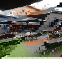 Commercial Hotel - Restaurant Guide