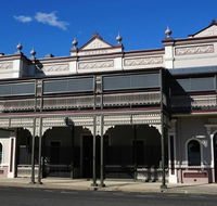 Warwick Hotel - Restaurant Guide