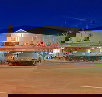 Grand Old Crow Hotel - Restaurant Guide