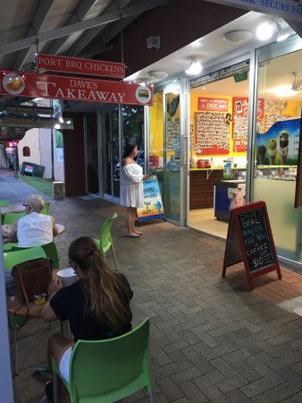 Port Bbq Chickens & Dave's Takeaway - Restaurant Guide 0