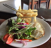 The Highlander Tavern - Restaurant Guide