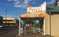 Yarraman Takeaway and Yarraman Restaurant Guide Restaurant Guide