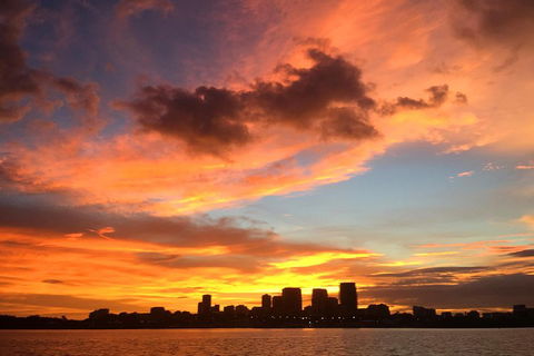 Tropical Light Sundowner Cruise With Drinks Included - Restaurant Guide 4