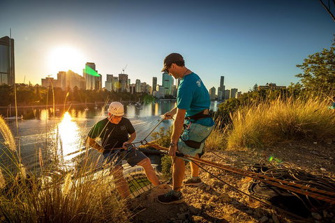 Abseiling The Kangaroo Point Cliffs In Brisbane - Restaurant Guide 0