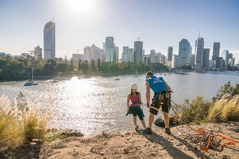 Abseiling The Kangaroo Point Cliffs In Brisbane - Restaurant Guide 1