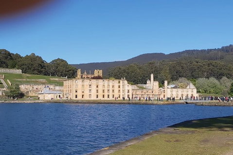 6-Day Hearty Tasmania Tour (Tasmania In A Circle) - Restaurant Guide 2