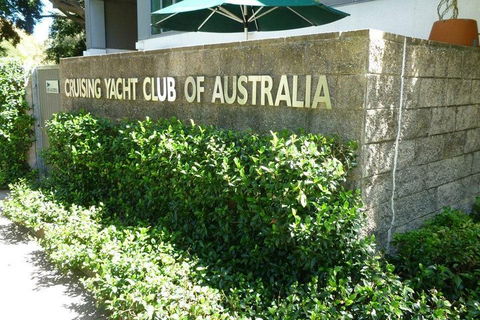 Private Essential Sydney Tour Including Lunch At The Cruising Yacht Club Of Australia - Restaurant Guide 2
