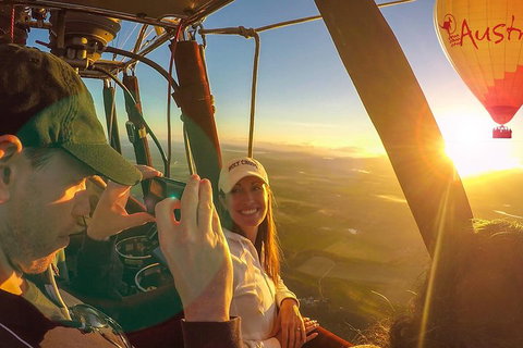 Hot Air Ballooning Tour From Cairns - Restaurant Guide 1