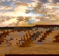Pinnacle Desert Sunset and Night-time Stargazing Tour from Perth - Restaurant Guide