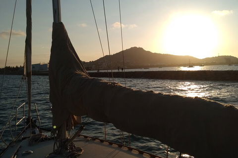 Townsville Small Group Sunset Sail Sailing Cruise Boat Tour Charter Hire - Restaurant Guide 2