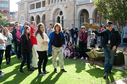 The Perth Mint: Guided Heritage Tour And Gold Pour - Restaurant Guide 4