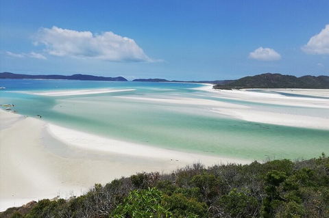 2-Night Whitsundays Sailing Cruise Incl. Whitehaven Beach & Great Barrier Reef - Restaurant Guide 1